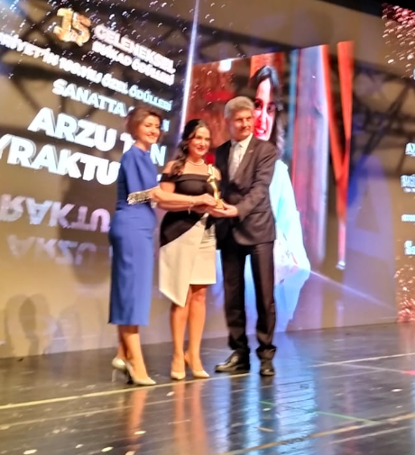 Başarılı iş kadınları ödüllendirildi!