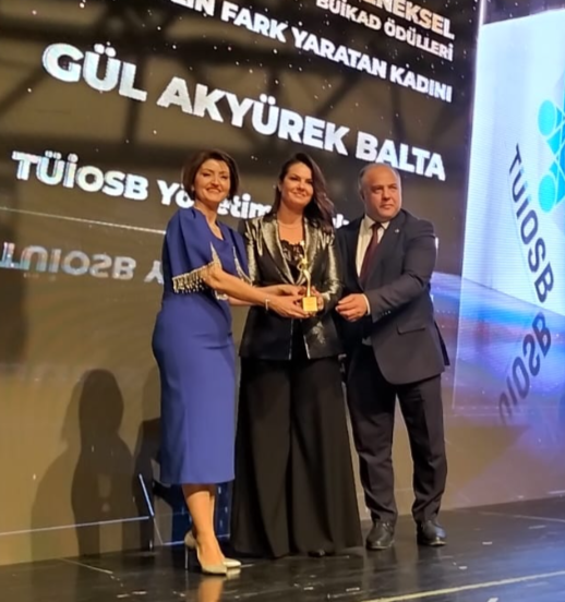 Başarılı iş kadınları ödüllendirildi!