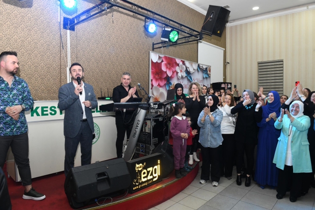 Kestel'de kadınlar, matinede doyasıya eğlendi