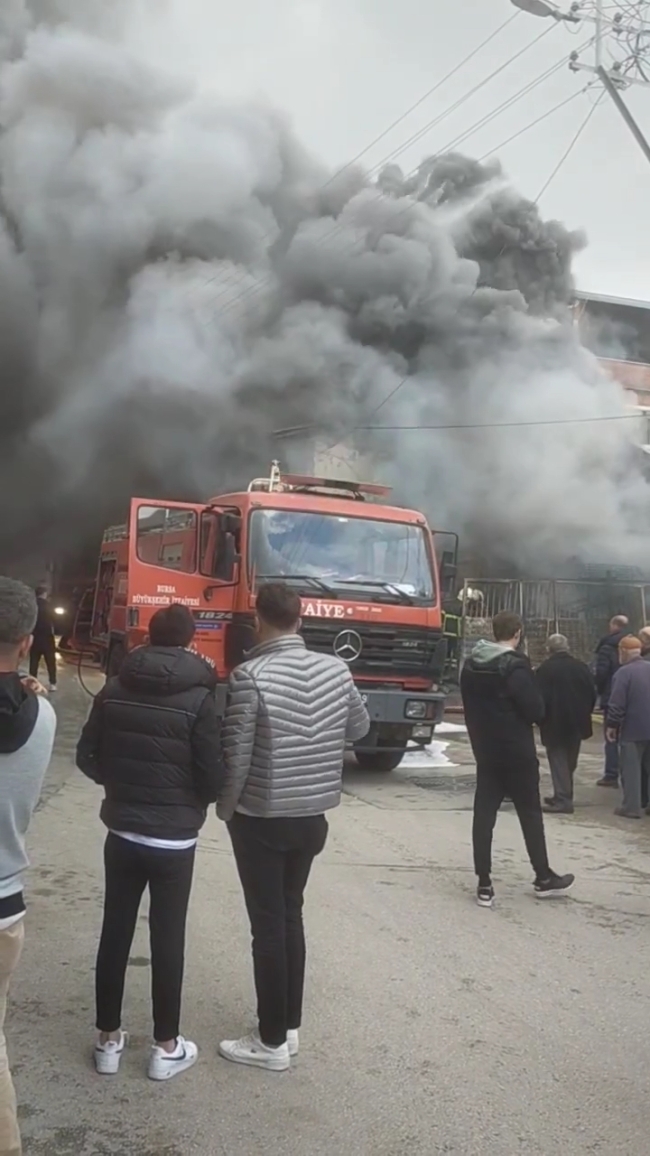 Hurdacıda çıkan yangın korkuttu