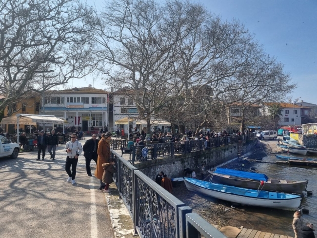 Tarihi Gölyazı'da hafta sonu yoğunluğu