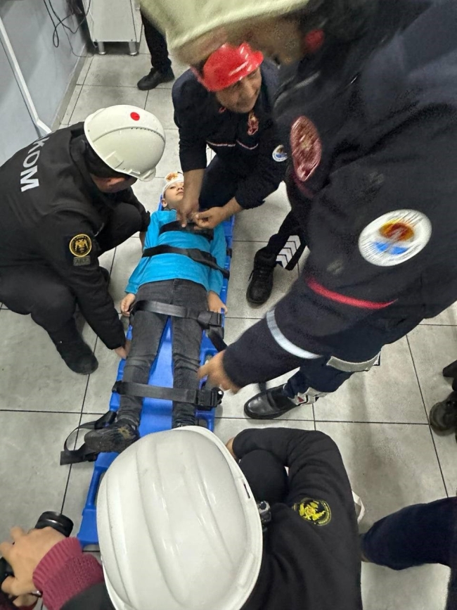Okulda deprem tatbikatı yapıldı