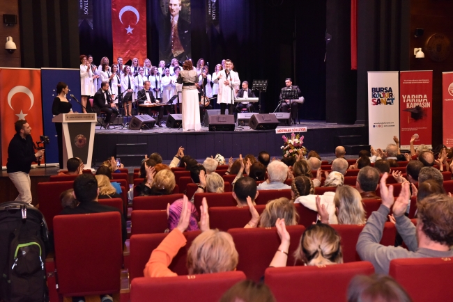 ‘Hekimler Söylüyor’ konseri büyük beğeni topladı