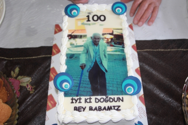 100. yaşını kutladı