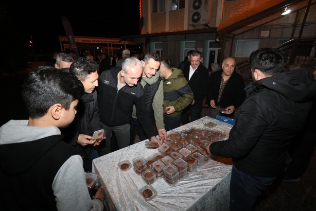 İnegöl'de teravih Turgutalp Camisinden başladı