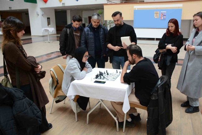 Yabancı Diller Kulübü satranç turnuvası düzenledi