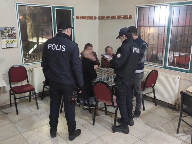 Manisa'da kumar baskını yapıldı