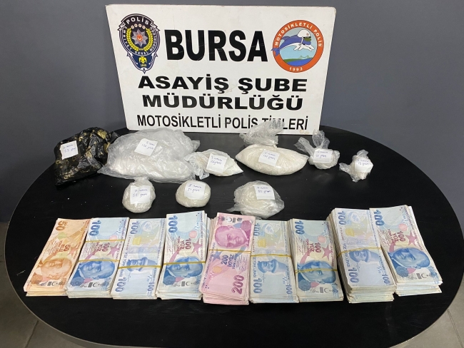 Bursa'da zehir tacirleri yunuslardan kaçamadı!