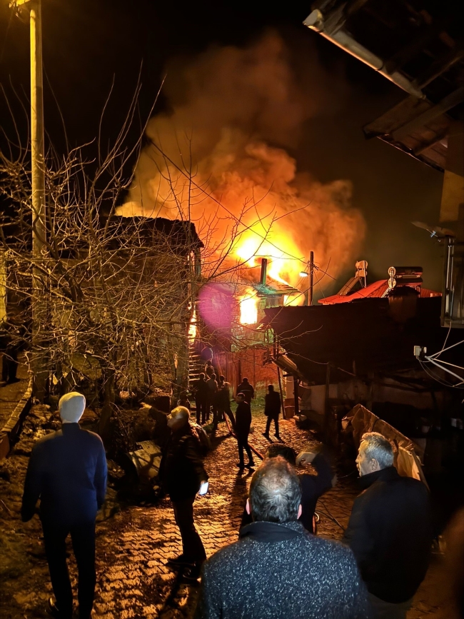 Bursa'da korkutan yangın! Milletvekili de oradaydı