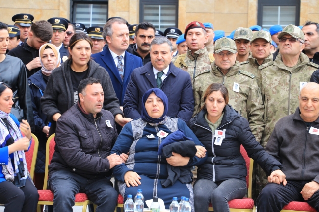 Şırnak şehidini gözyaşlarıyla uğurladı