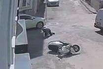 Bursa'da otomobil ile motosiklet çarpıştı!