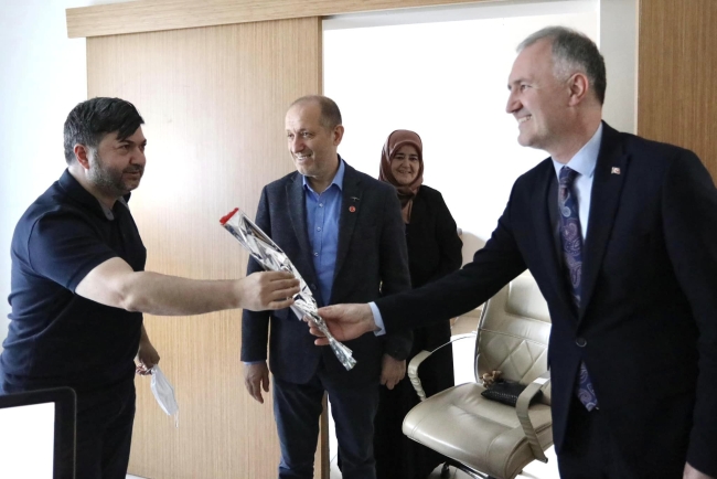 Alper Taban Tıp Bayramında Hekimleri Unutmadı