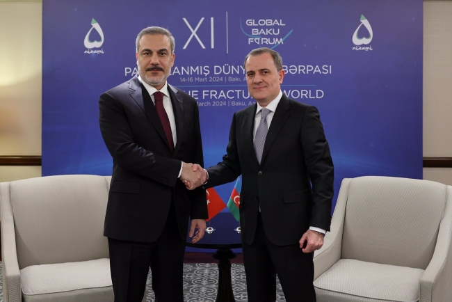 Bakan Fidan Azerbaycanlı mevkidaşı Bayramov ve Azerbaycan Cumhurbaşkanı Yardımcısı Hacıyev ile görüştü