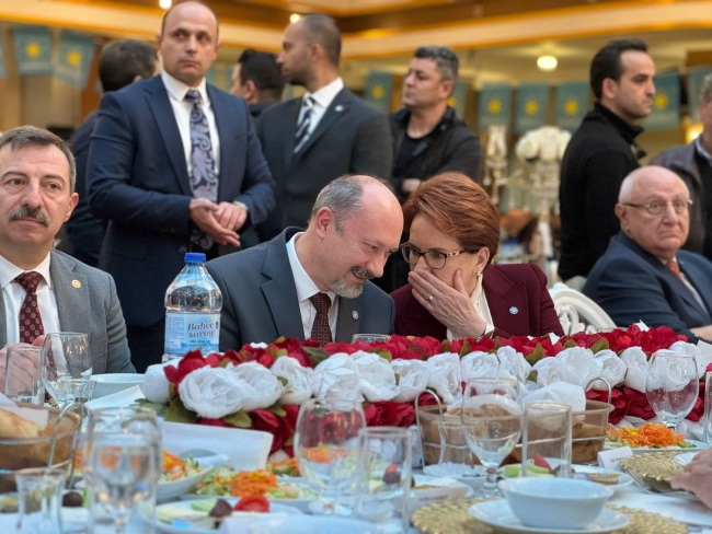 Akşener, Bursa'da partililerle iftarda buluştu