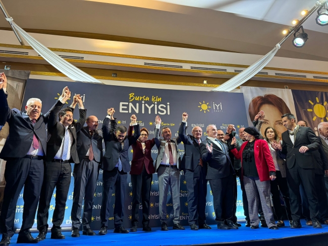 Akşener, Bursa'da partililerle iftarda buluştu