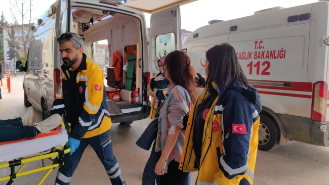 İnegöl'de minibüs ile otomobil çarpıştı!