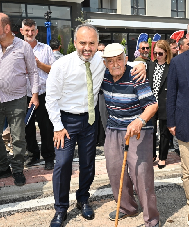 Bursa Büyükşehir Belediye Başkanı Alinur Aktaş'tan sosyal konut müjdesi