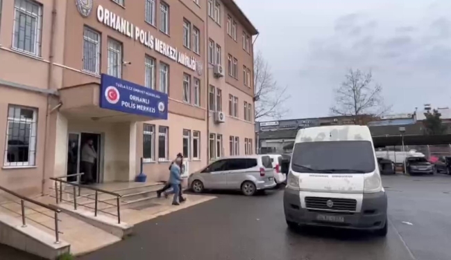 Husumetlisinin aracına kurşun yağdırdı
