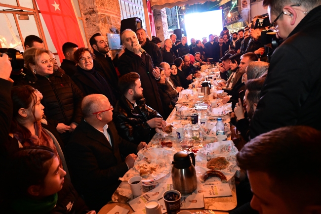Simit ve tahanlı Başkan Aktaş’tan, çaylar Varank’tan