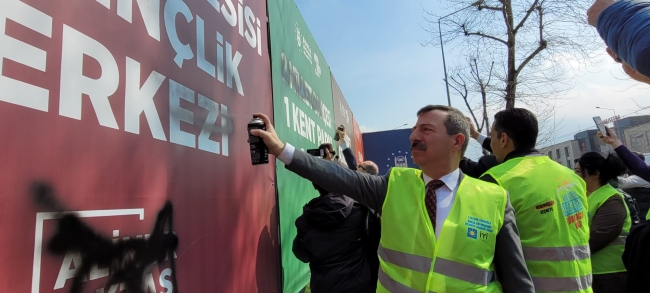 İYİ Parti Bursa'dan Büyükşehir'e reklam propagandası