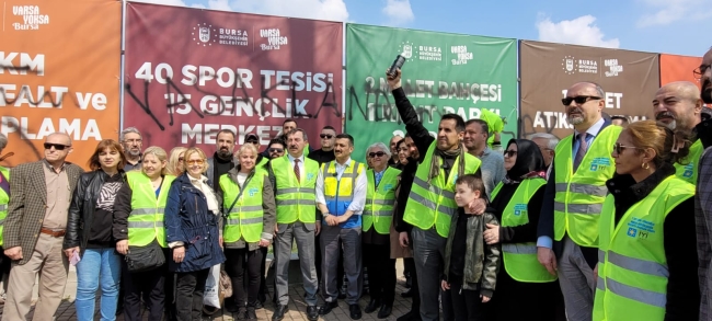 İYİ Parti Bursa'dan Büyükşehir'e reklam propagandası