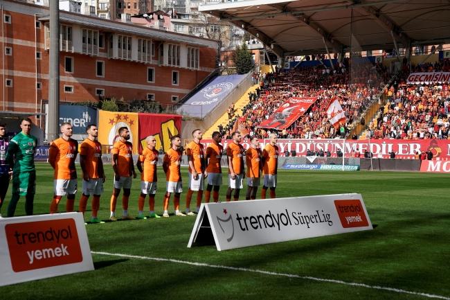 Galatasaray, Kasımpaşa'ya konuk oluyor