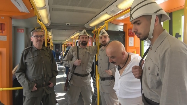 Bursa'da Çanakkale Zaferi’nin 109. yılına özel gösteri duygusal anlar yaşattı