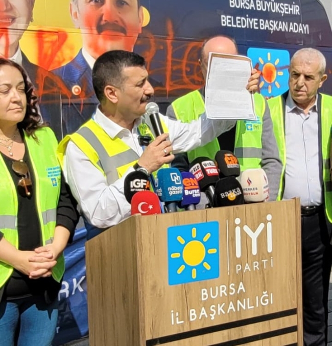 Başkan Adayı Türkoğlu'ndan seçim otobüsü saldırısına ilişkin açıklama