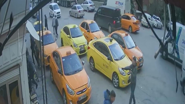 16 yaşındaki çocuk 5 günde 6 kişiyi yaraladı