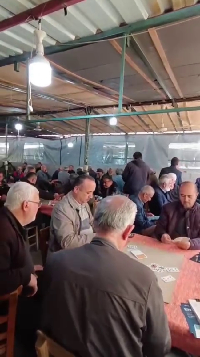 Başkan Adayı konuşmuyormuş  gibi oyuna devam ettiler
