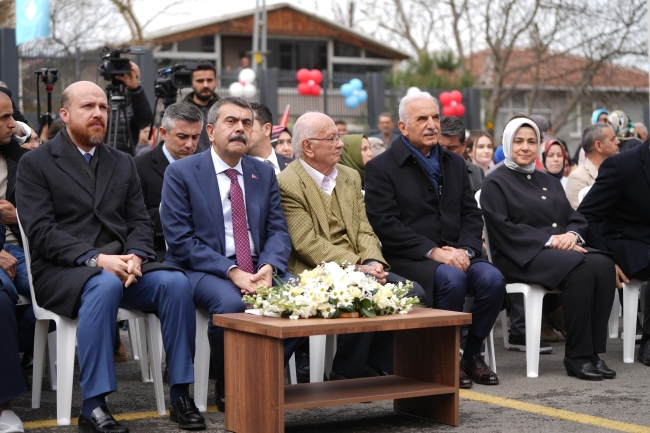 Bakan Tekin: İnşaatlarımızı durduran belediyelerimiz var
