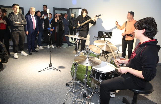 Bursa'da 23 Nisan Müzik Stüdyosu açıldı