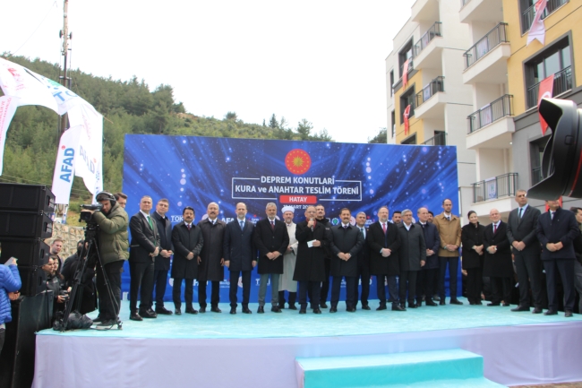 Bakan Özhaseki açıkladı! Tam 1 milyon 340 bin konut...