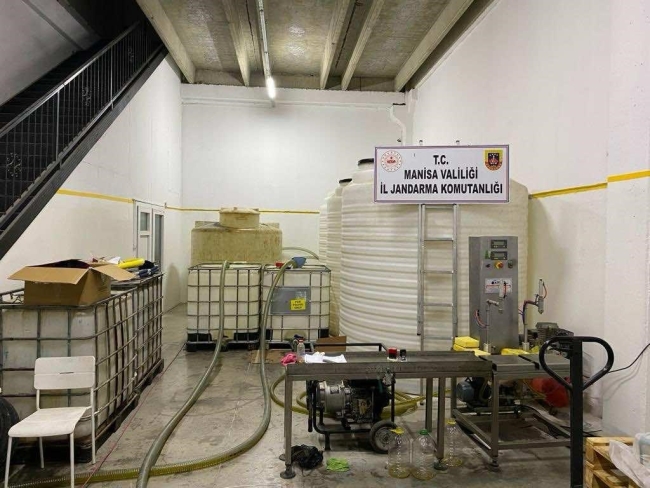Yüzlerce litre sahte zeytinyağı ele geçirildi
