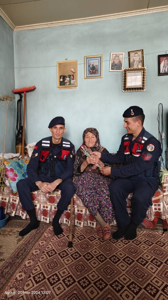Jandarma asırlık çınarları unutmadı