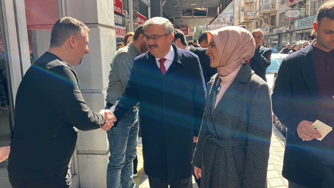 Bakan Göktaş, Afyonkarahisar'da esnafı ziyaret etti