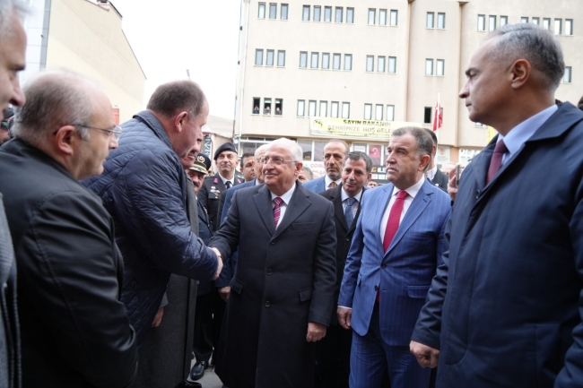 Bakan Güler’i down sendromlu çocuklar karşıladı