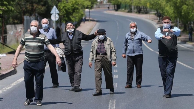 Türkiye nüfusu yaşlanıyor mu? Bakan Göktaş verileri açıkladı