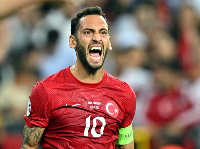 Montella'dan Çalhanoğlu yorumu