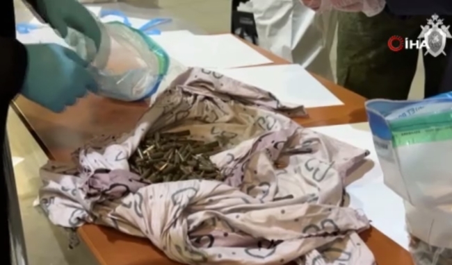 Moskova'daki terör örgütü olayında kullanılan silahlar paylaşıldı