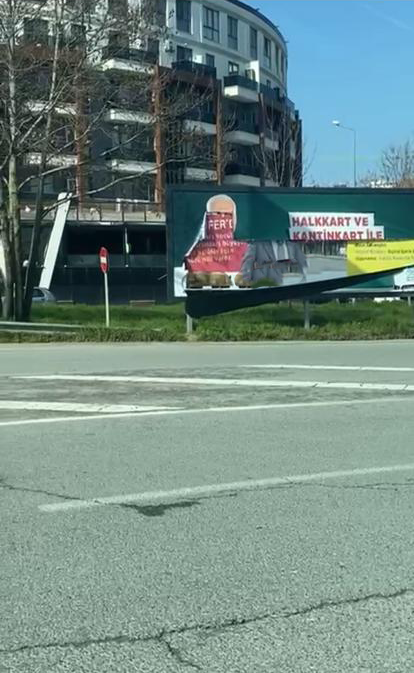 Özgür Şahin’den seçim afişlerine saldırıya sert tepki!