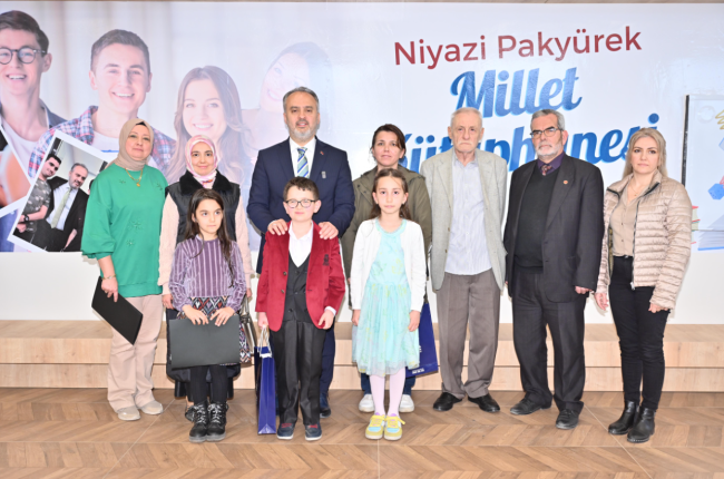 Bursa’nın kitap kurtları ödüllendirildi