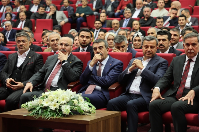 Bakan Tekin: Bütçe var, arsa var, imar ve iskan yok