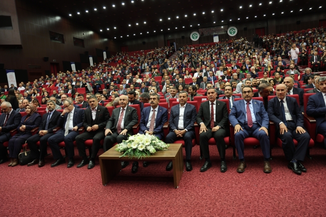 Bakan Tekin: Bütçe var, arsa var, imar ve iskan yok