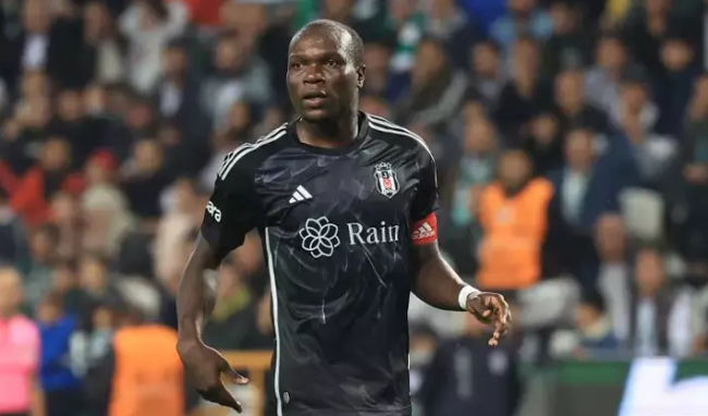 Fernando Santos'tan Aboubakar kararı