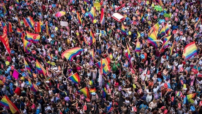 Tayland eşcinsel evliliklere ilk onayı verdi