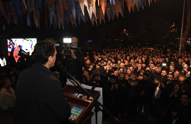Emek’te dev kalabalık Dündar’ı coşkuyla karşıladı