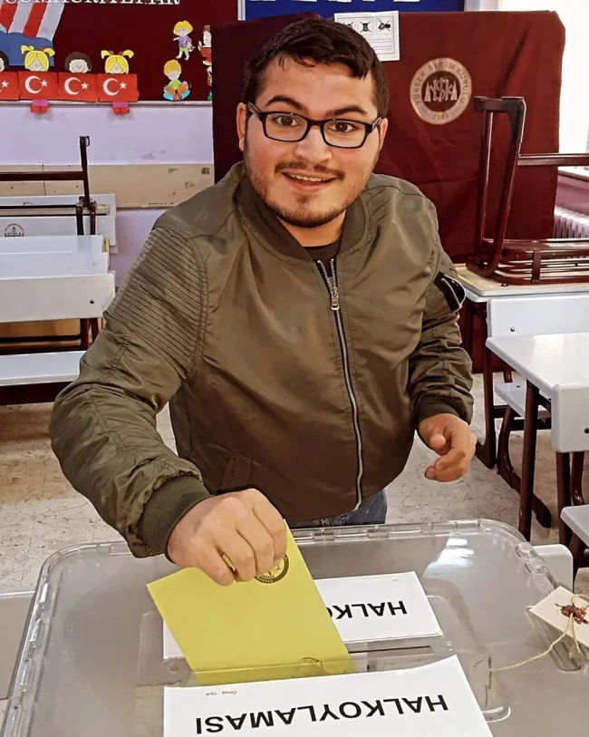 Ünlü isimler oylarını kullandı