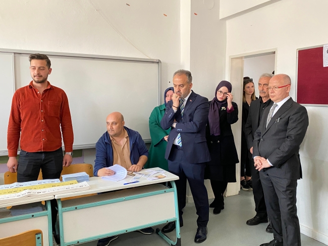 Bursa Büyükşehir Belediye Başkanı Alinur Aktaş oyunu kullandı
