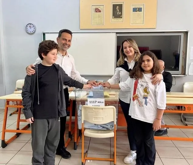Ünlü adaylar oylarını kullandı